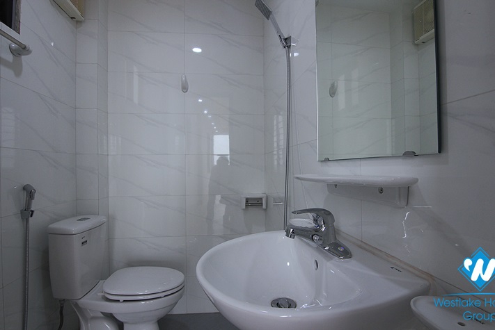 A brand-new 5-floor office for rent in the main road Au Co st, Tay Ho district